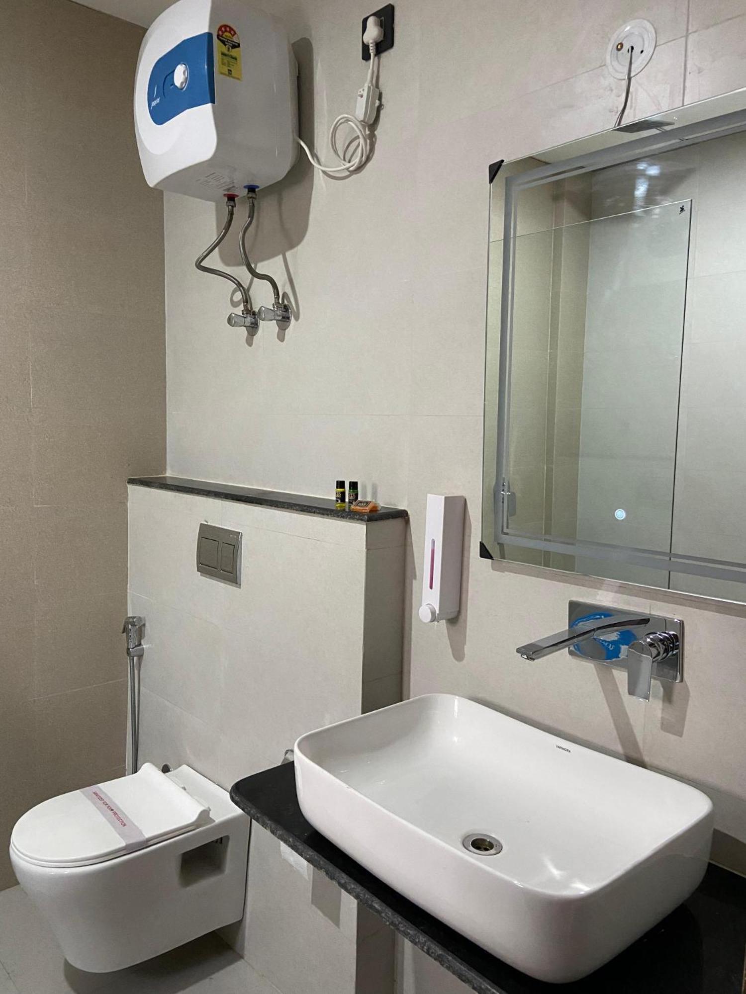 Emerald Suites Greater Noida Camera foto