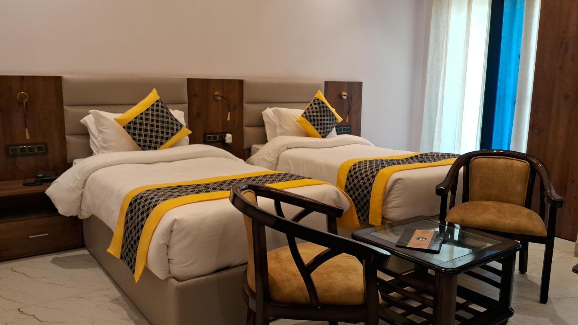 Emerald Suites Greater Noida Camera foto