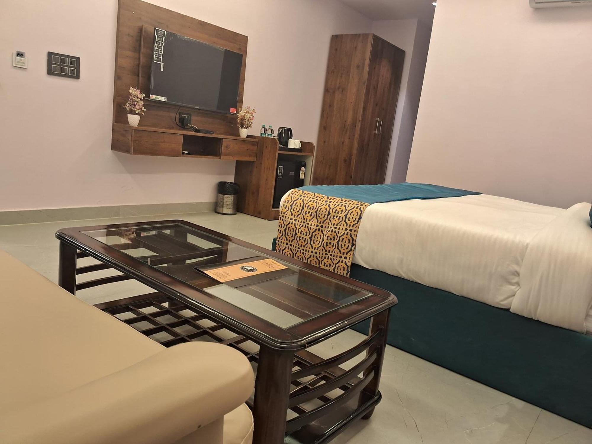 Emerald Suites Greater Noida Camera foto