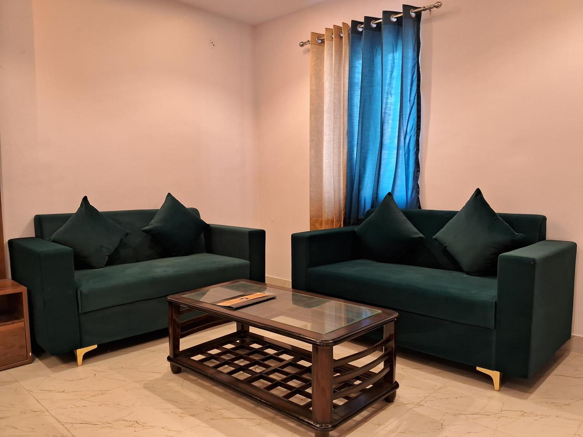 Emerald Suites Greater Noida Camera foto