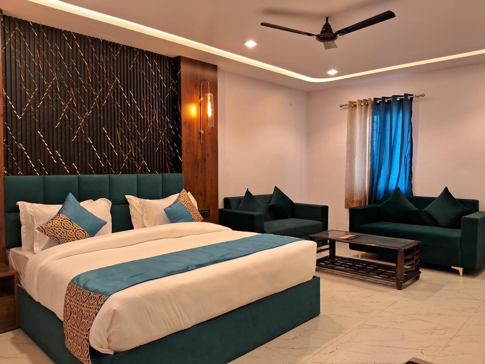 Emerald Suites Greater Noida Camera foto